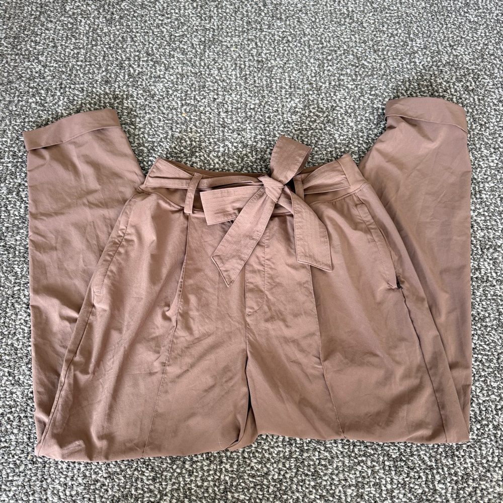 Athleta Cardiff pant in Rustic Beige light brown trousers with bow tie waist